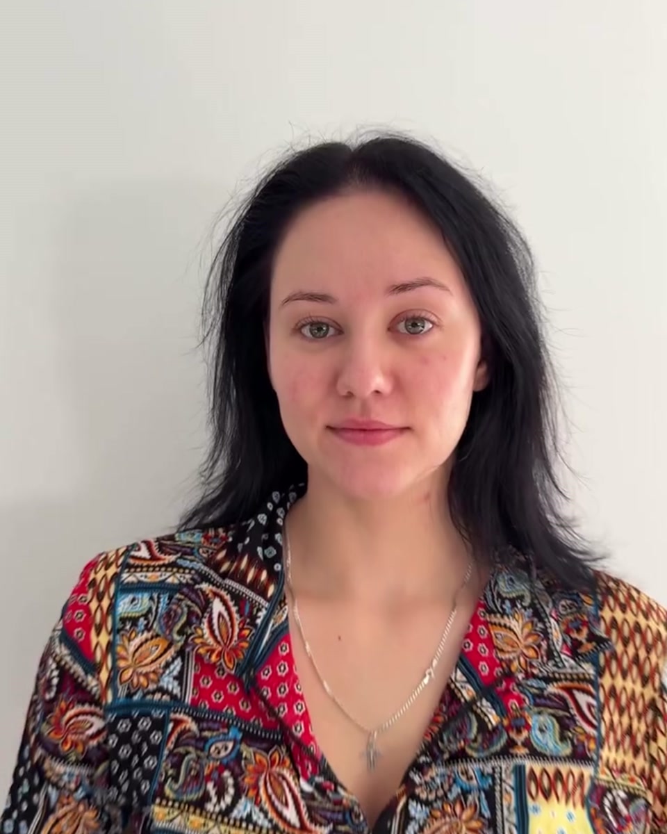 Modelka przed wykonaniem makijażu